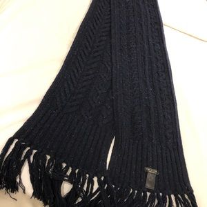 Navy Rag and Bone navy knitted scarf.
